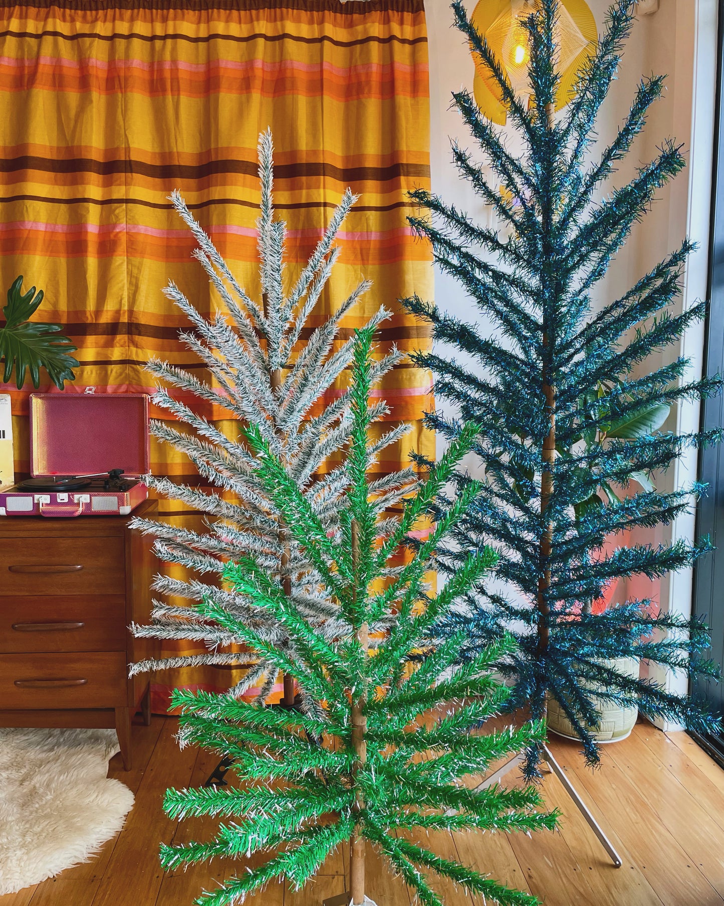 Peppermint Forest - Sparkly white and turquoise green vintage Christmas tree - 6 foot midcentury modern aluminum Xmas tree