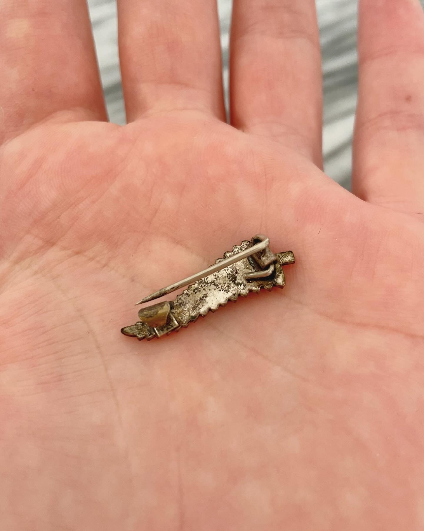 WWII New Zealand silver fern broach pin - RNZAF