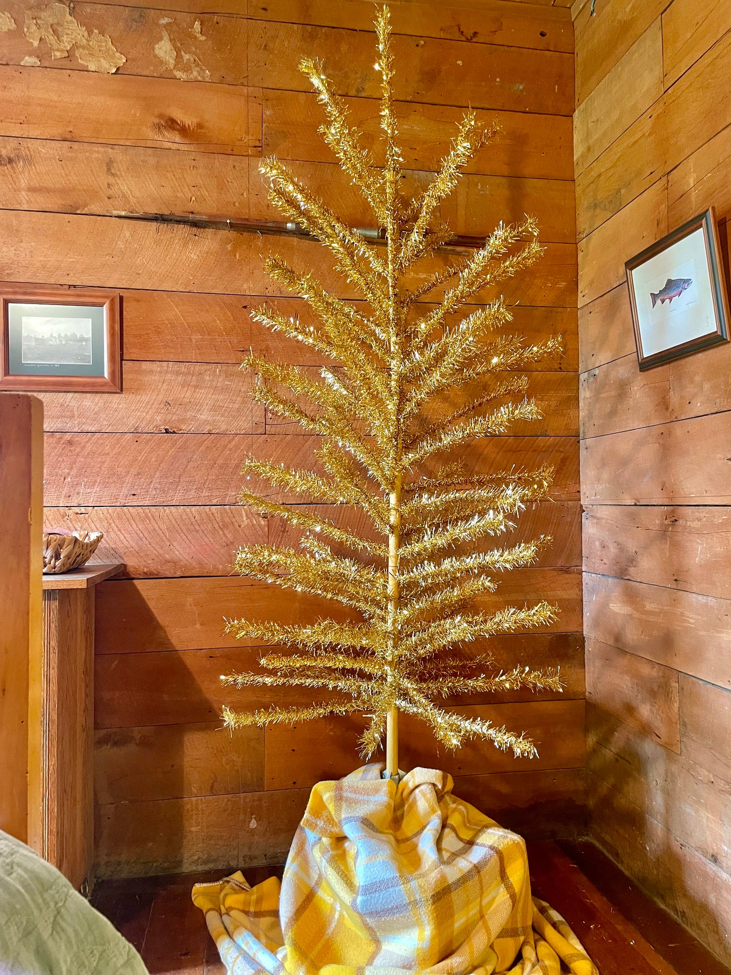 Rare 6’ Gold midcentury modern Christmas Tree - golden stainless tinsel Xmas tree