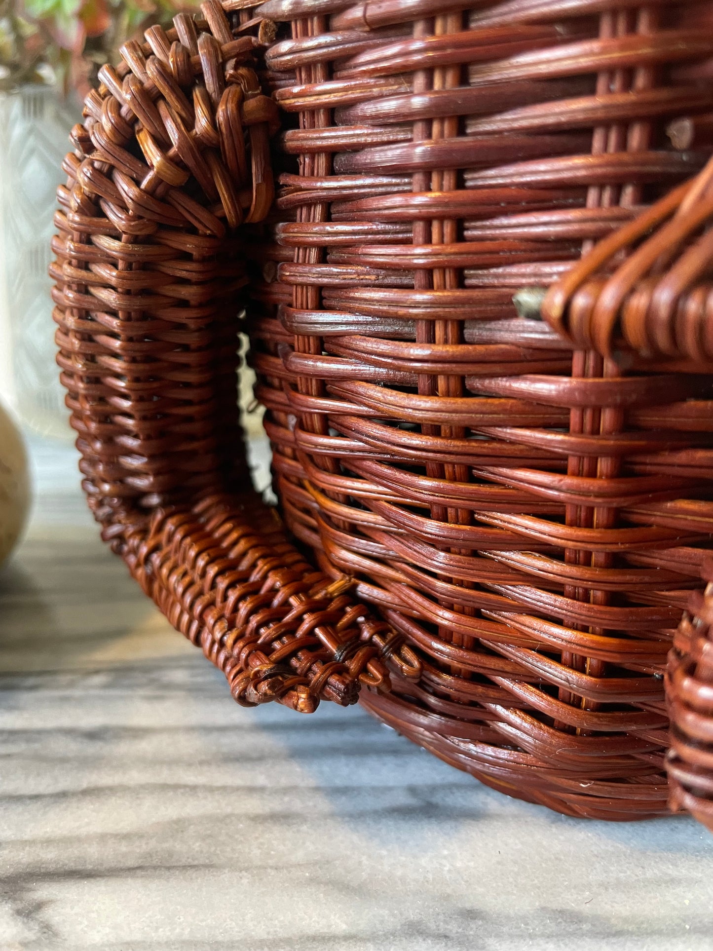 Vintage frog basket - woven basket shaped like a frogy