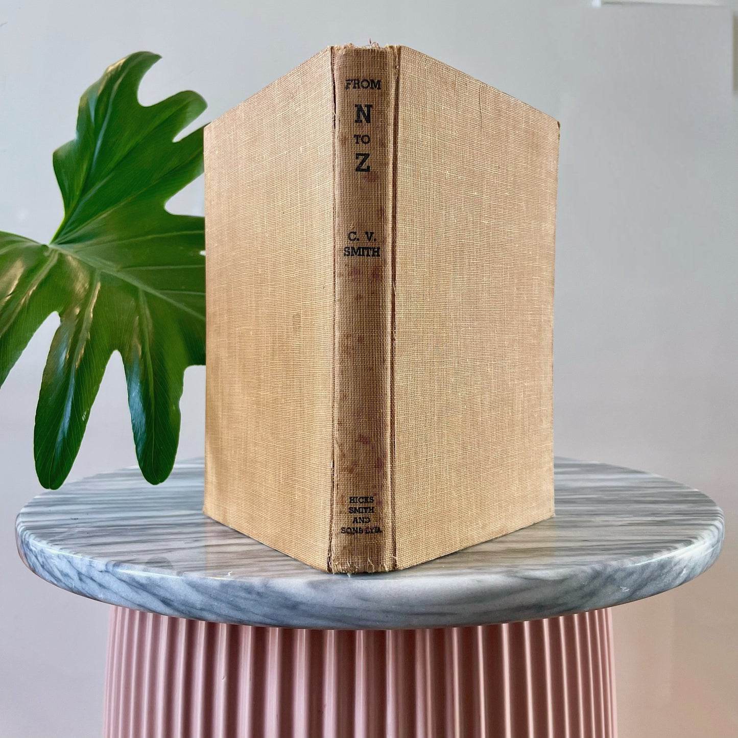 N to Z - Vintage 1953 New Zealand book - humorous gag gift for kiwi