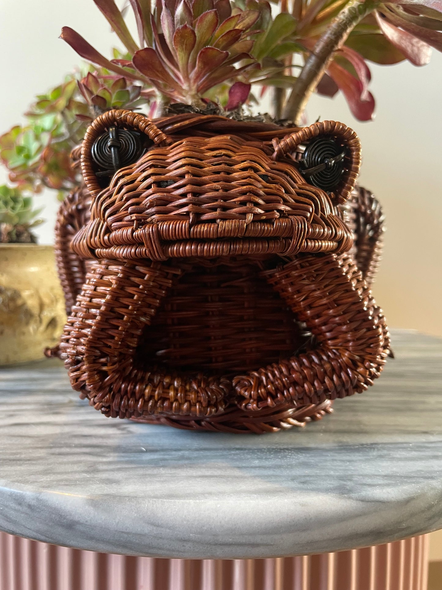 Vintage frog basket - woven basket shaped like a frogy