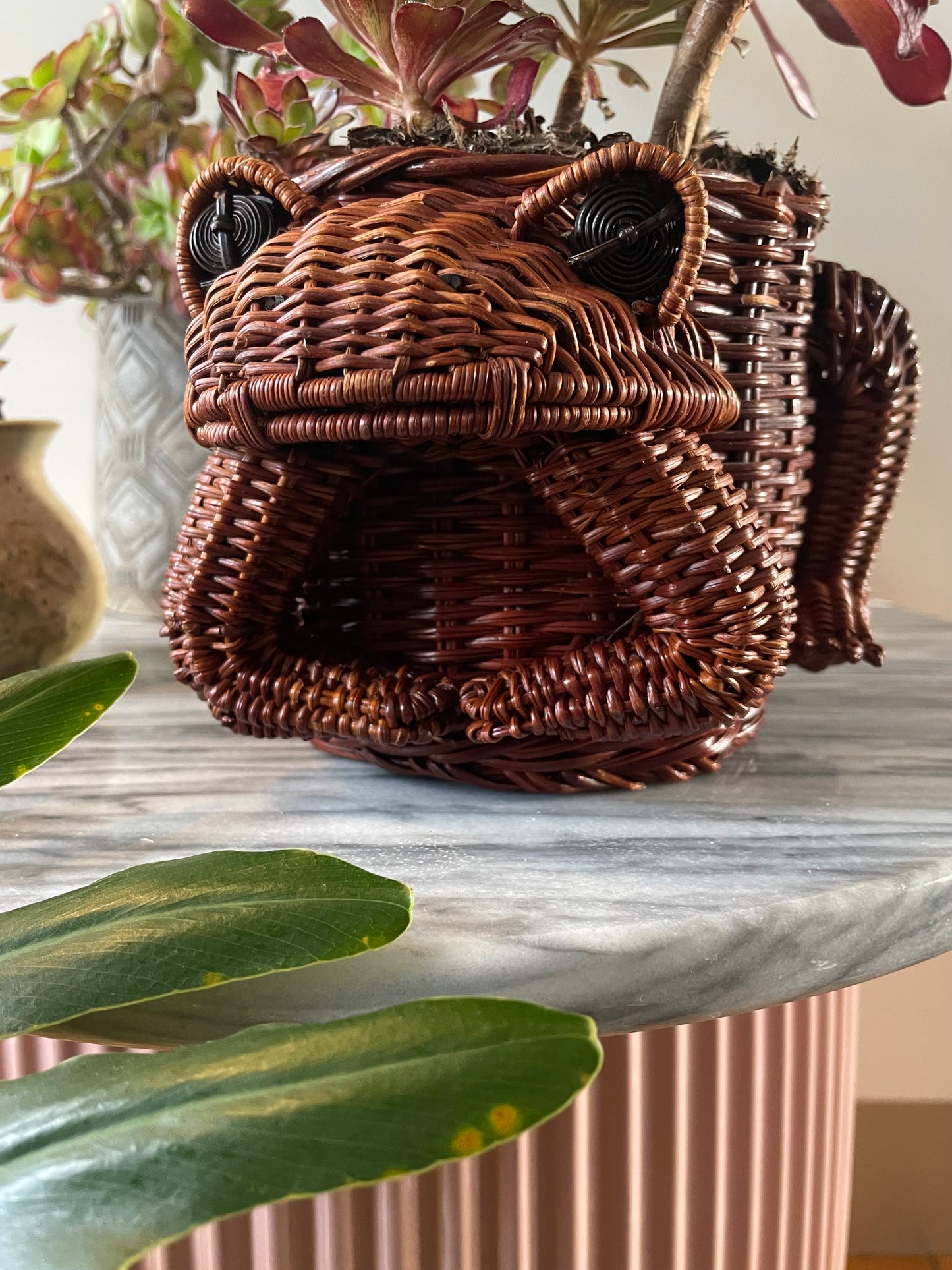 Vintage frog basket - woven basket shaped like a frogy