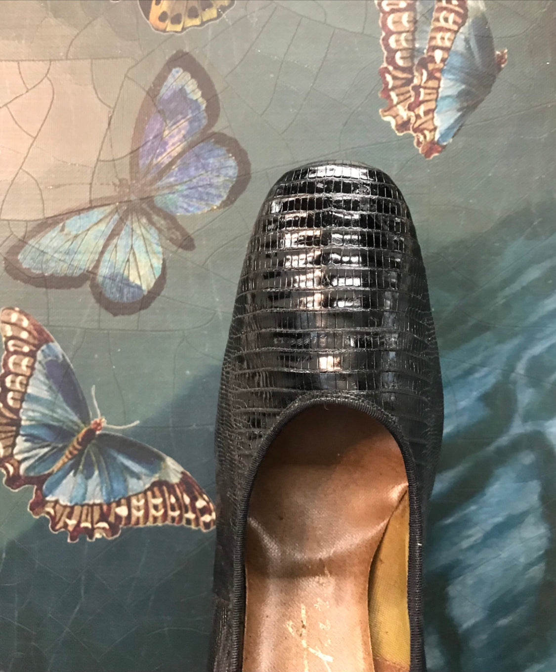 Size 7.5 / 8 - vintage black leather square toe heels with snakeskin embossing
