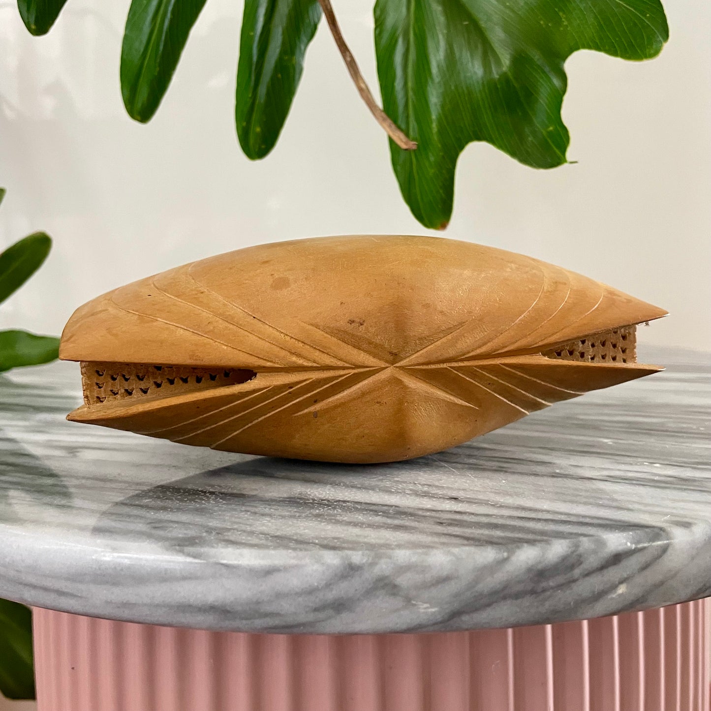 African folk art - Unusual carved wooden clam shell from Africa