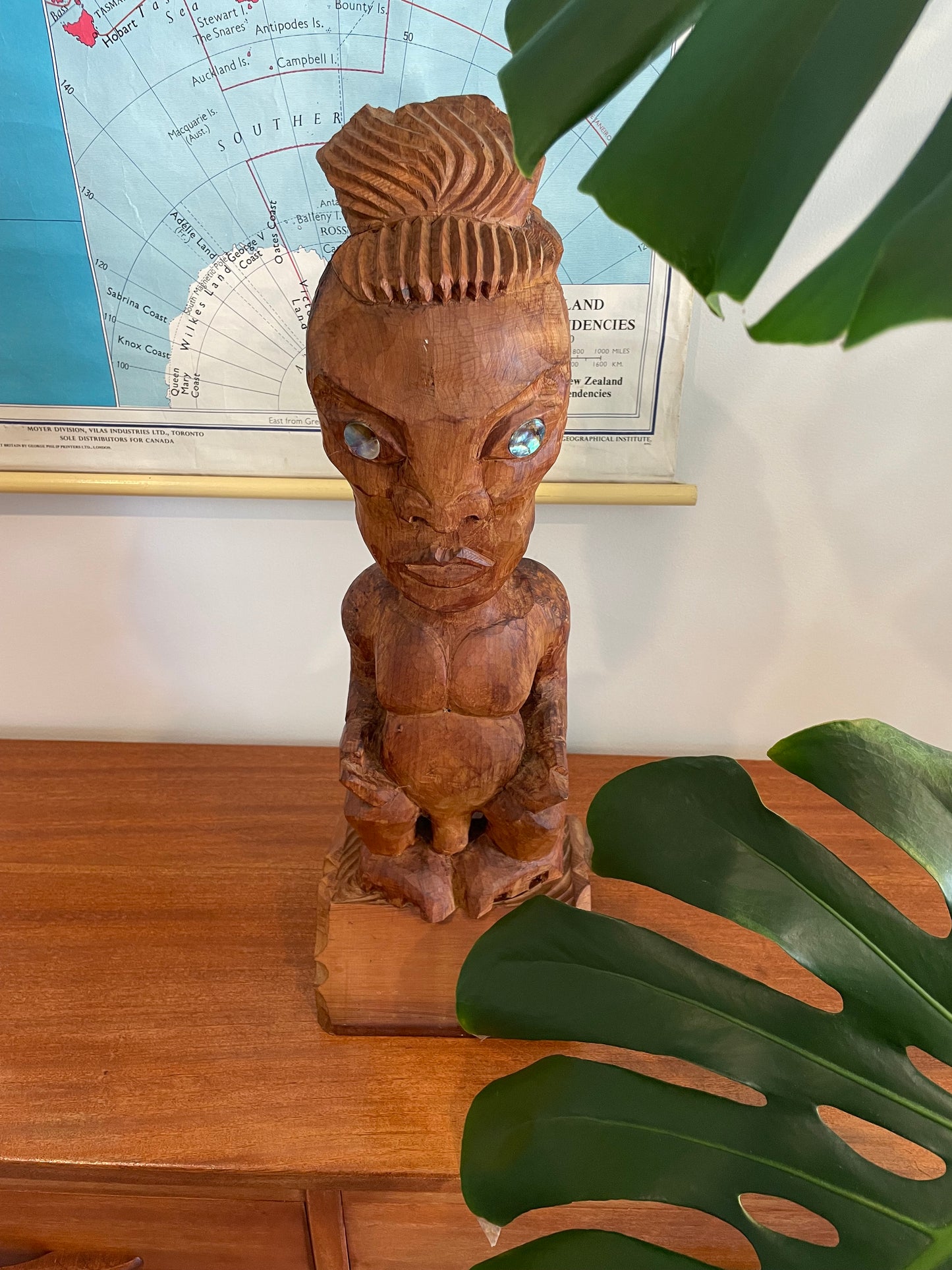 Vintage hand carved Maori Tiki statue - wooden Tekoteko from Aotearoa New Zealand