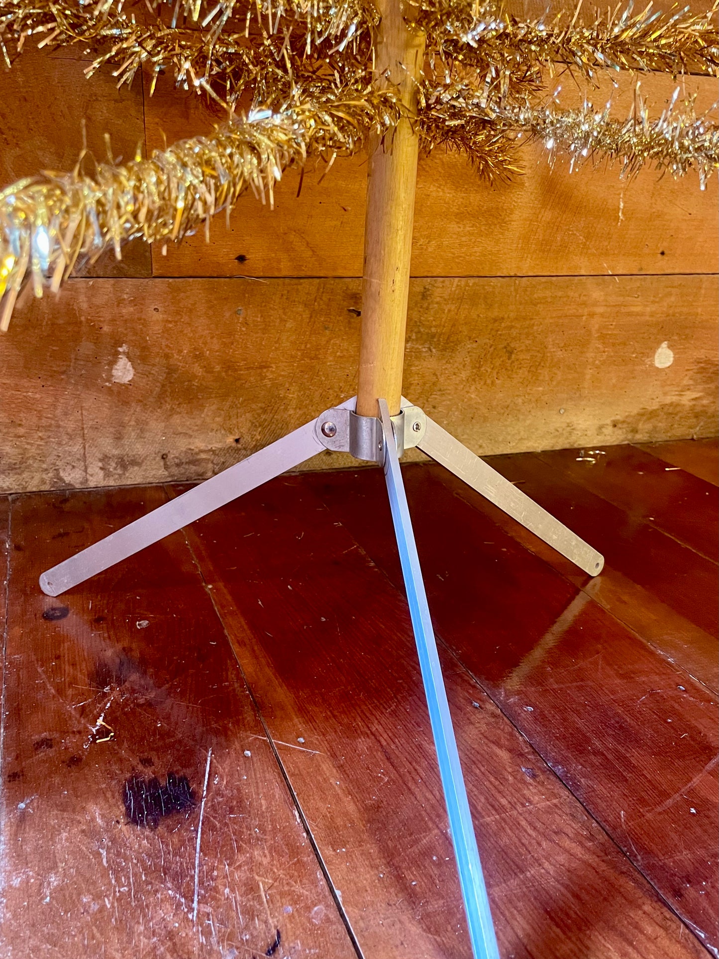 Rare 6’ Gold midcentury modern Christmas Tree - golden stainless tinsel Xmas tree
