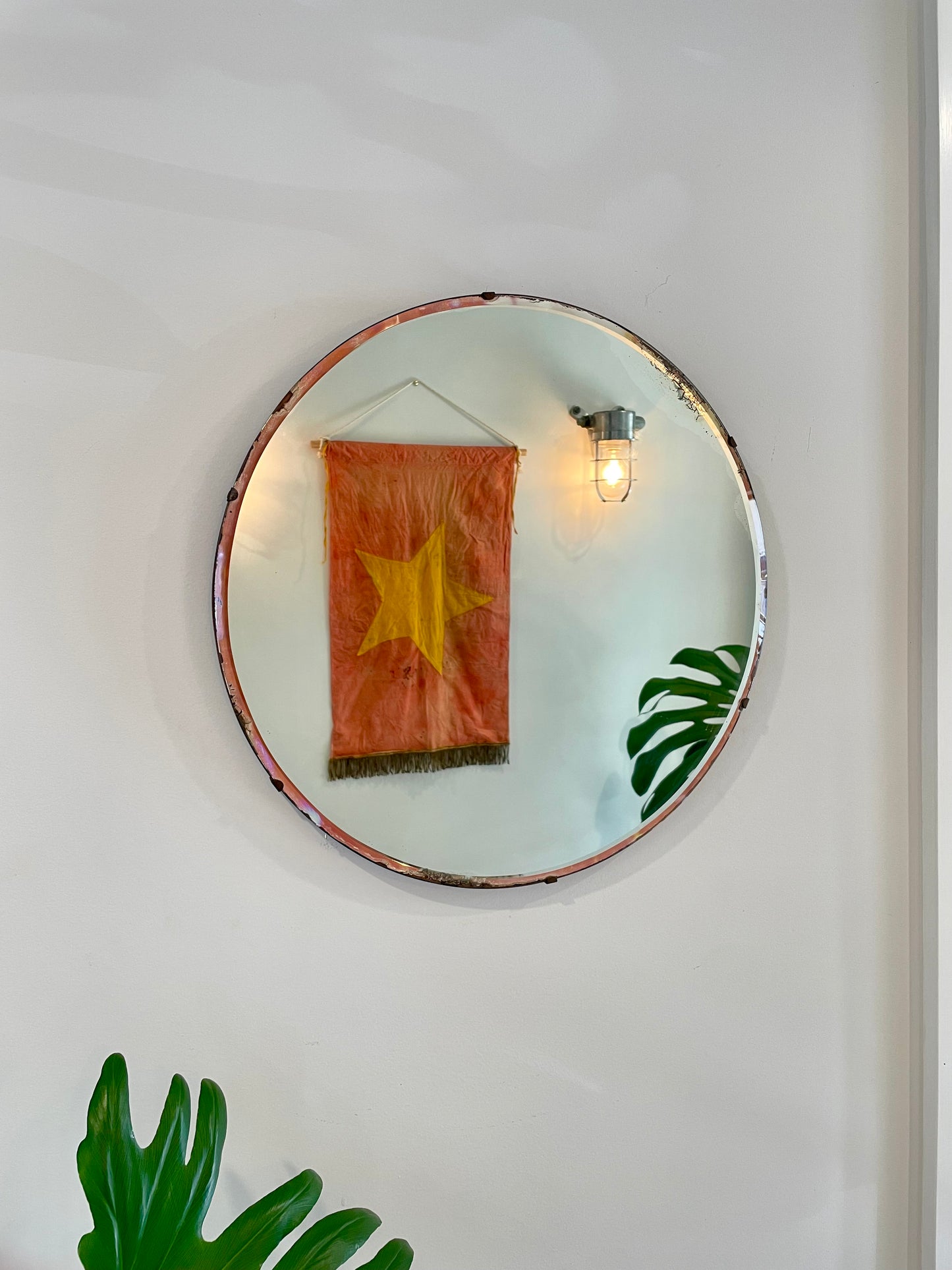 18 inch round antoque mirror with beveled edges