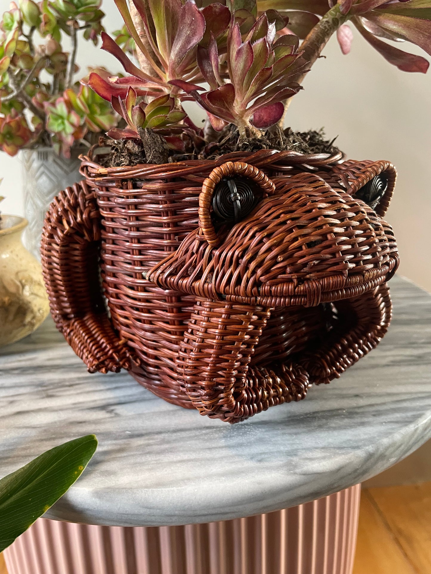 Vintage frog basket - woven basket shaped like a frogy