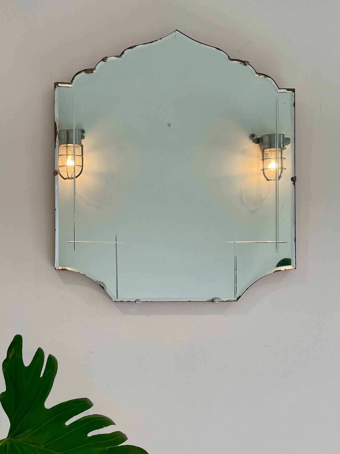 Turkish Delight - vintage Art Deco mirror with stylized pointed arch shape