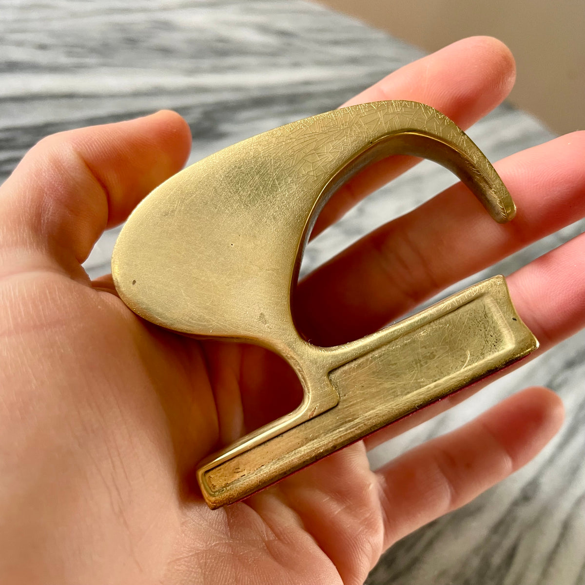 Midcentury modern brass kiwi bird - New Zealand metal kiwi figurine / paperweight statue