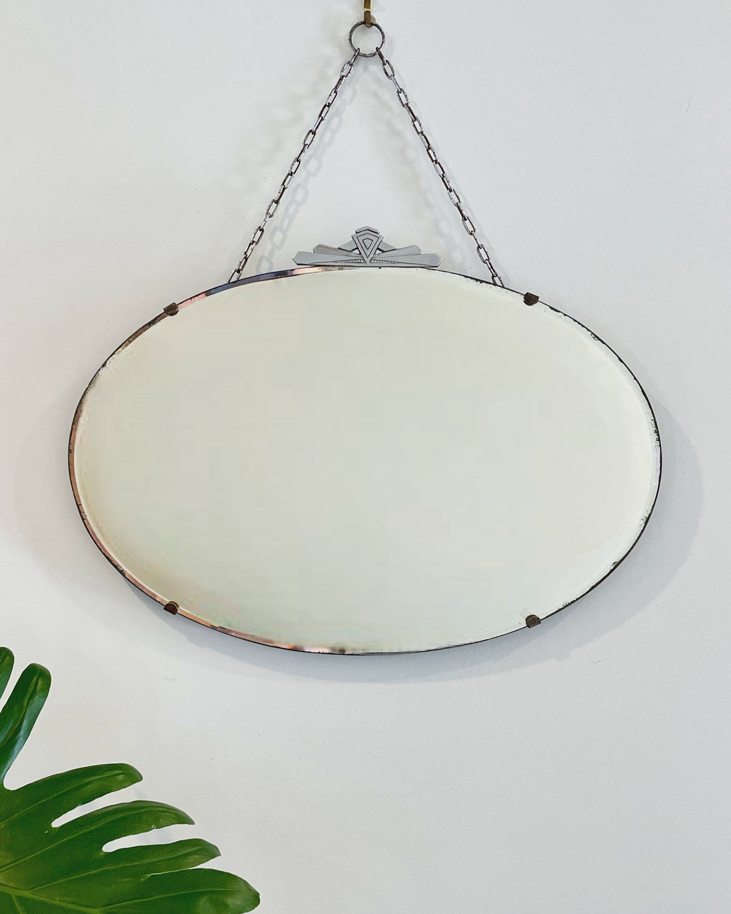 The Roaring 20’s - Art Deco mirror with decorative metal topper