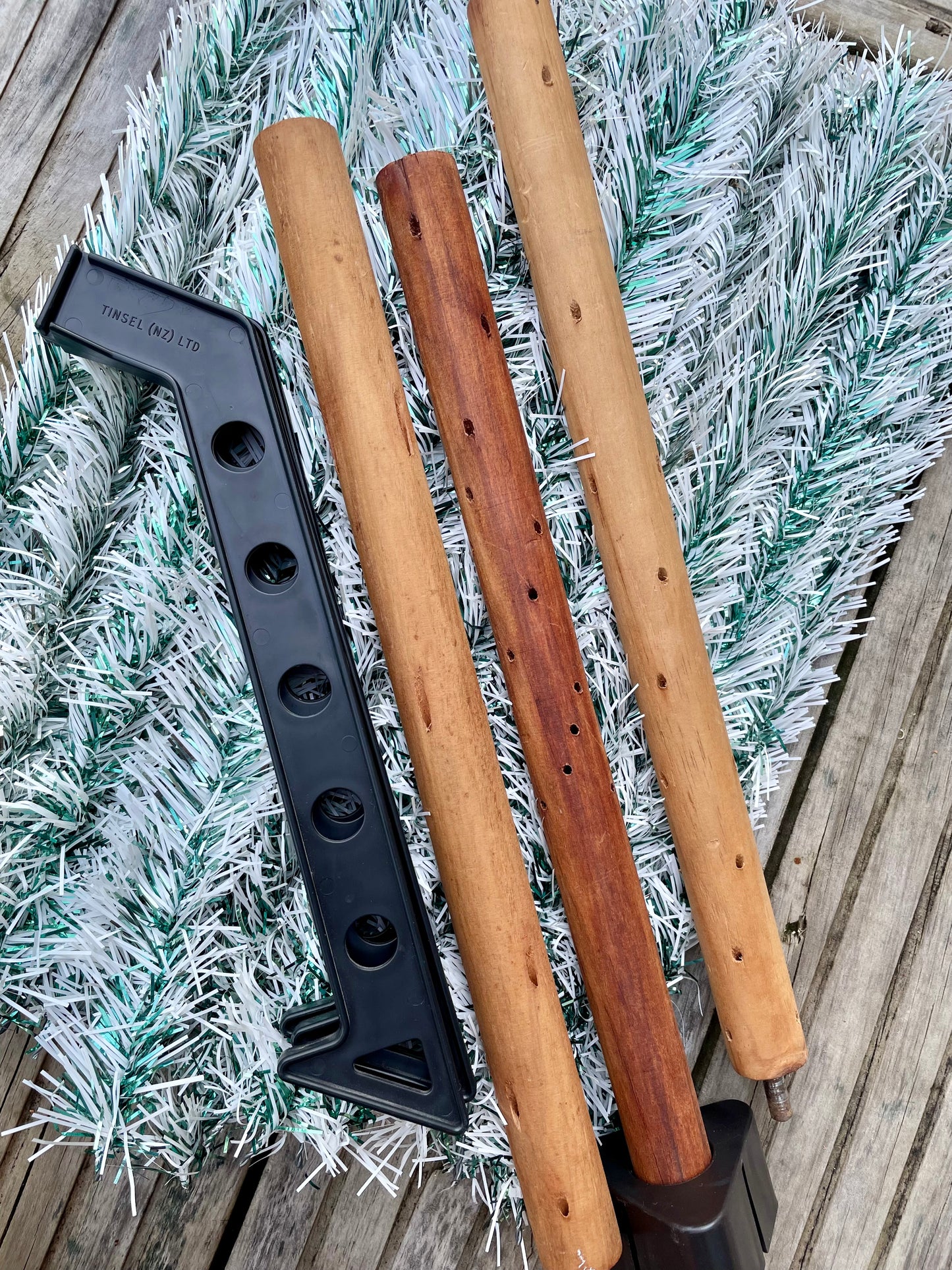 Merry & Bright - Sparkly green and silver vintage Christmas tree - 5 foot midcentury modern aluminum Xmas tree