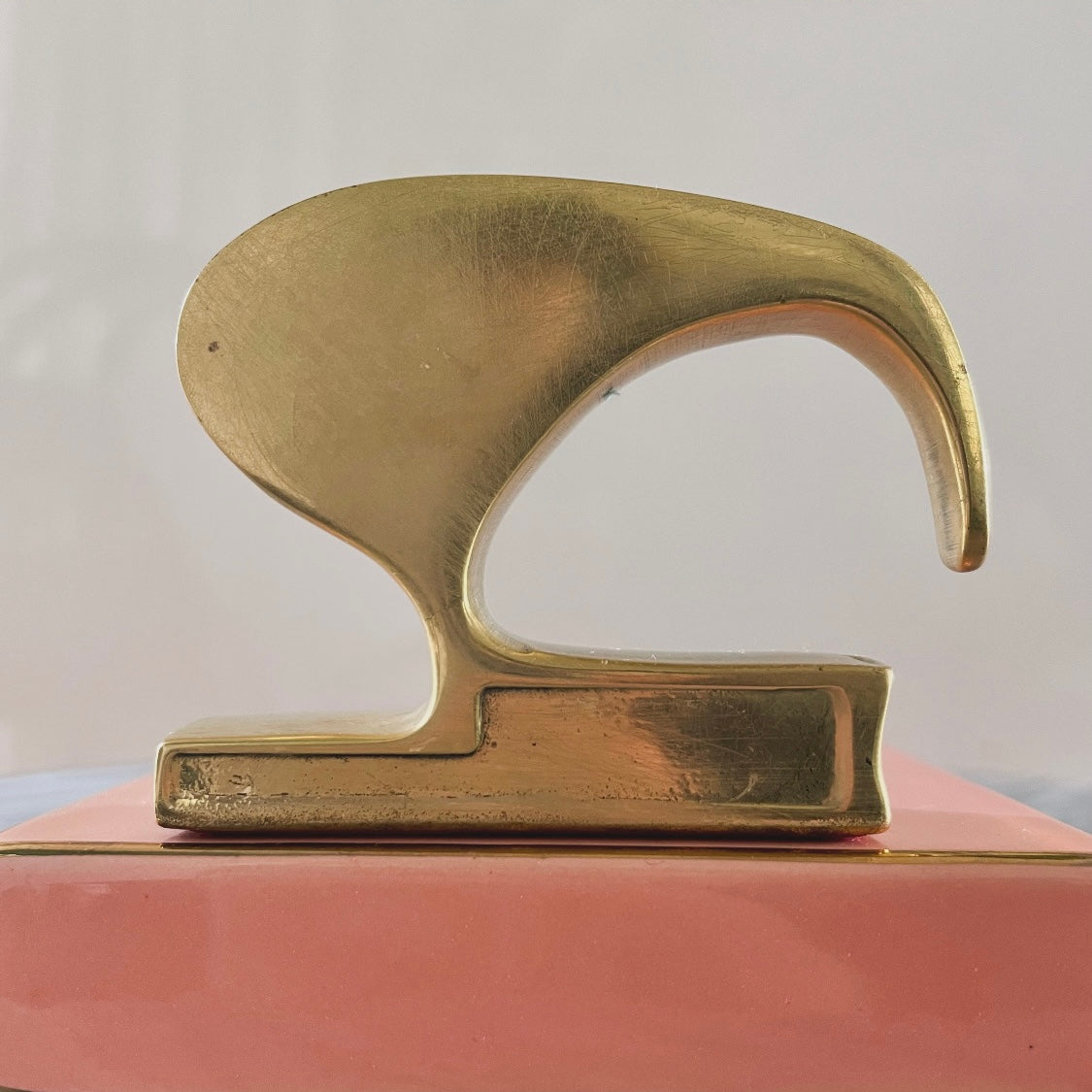 Midcentury modern brass kiwi bird - New Zealand metal kiwi figurine / paperweight statue