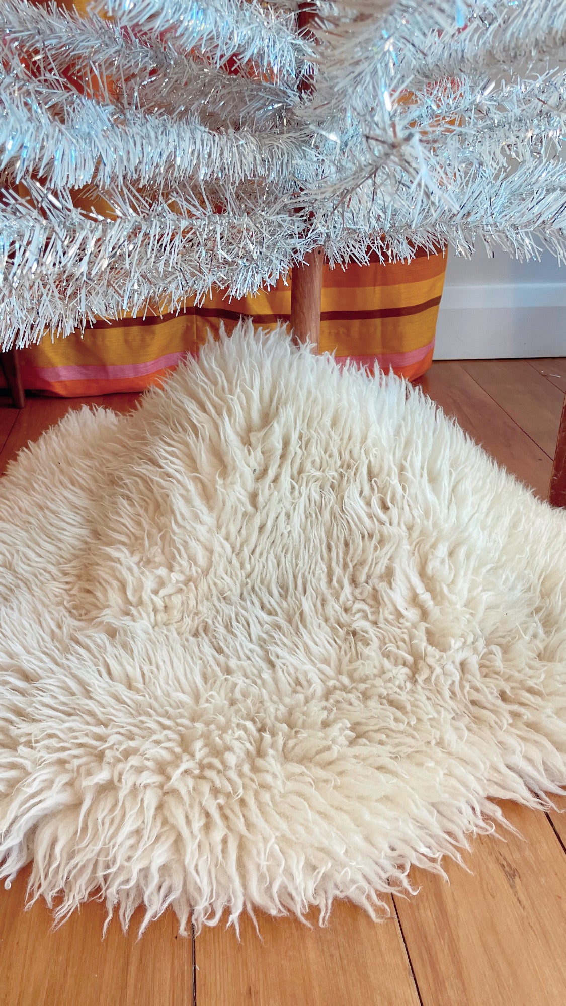New Zealand Sheepskin tree skirt
