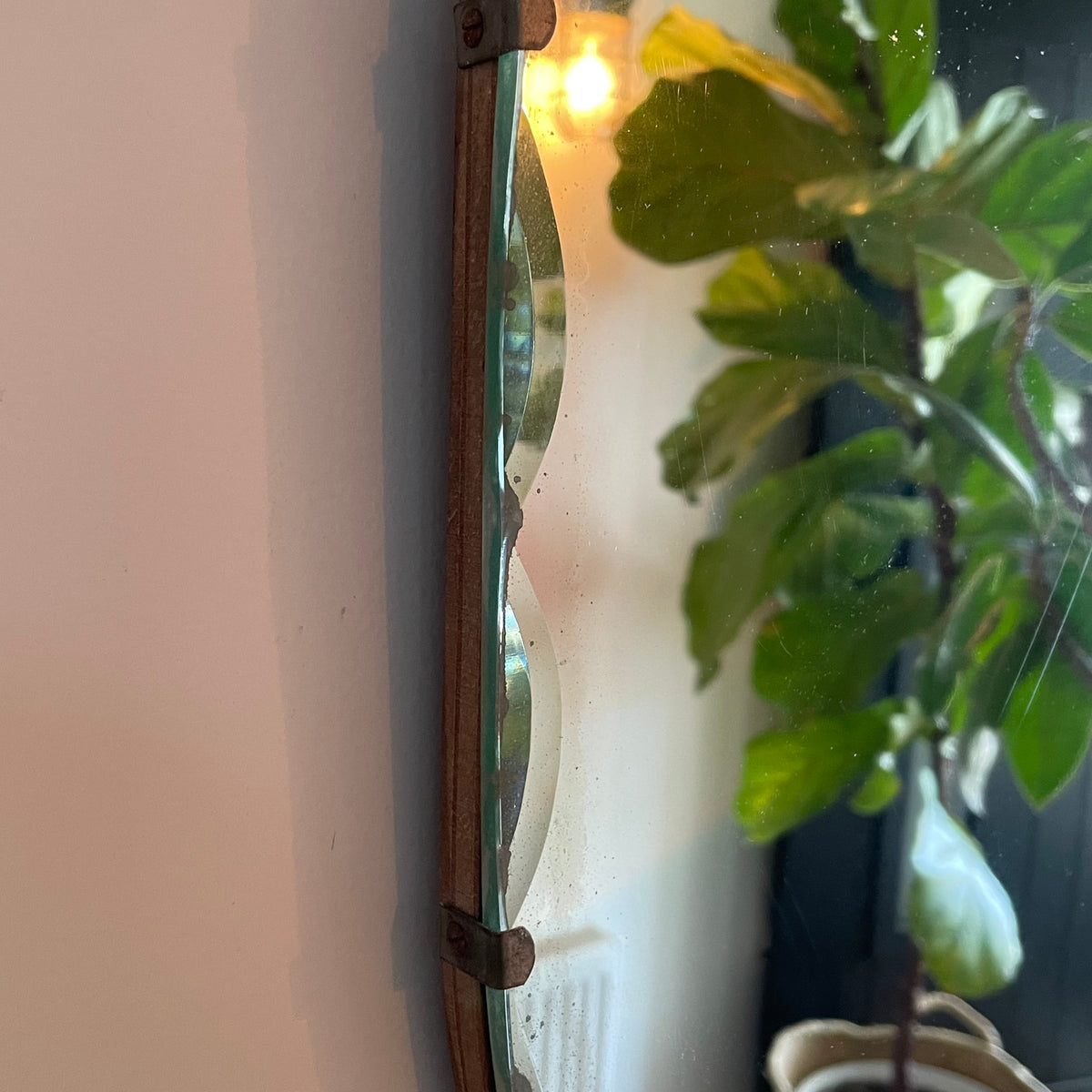 Wavy oval retro mirror - squiggle blob mirror