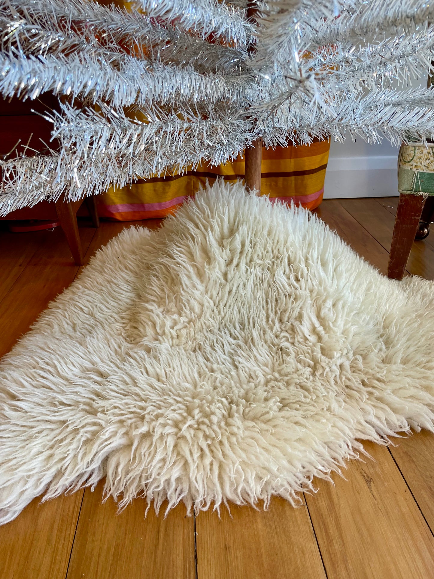 New Zealand Sheepskin tree skirt