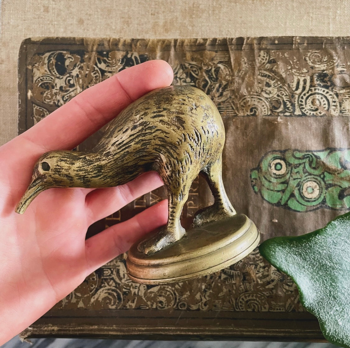Vintage brass kiwi bird - New Zealand kiwi metal figurine / paperweight statue
