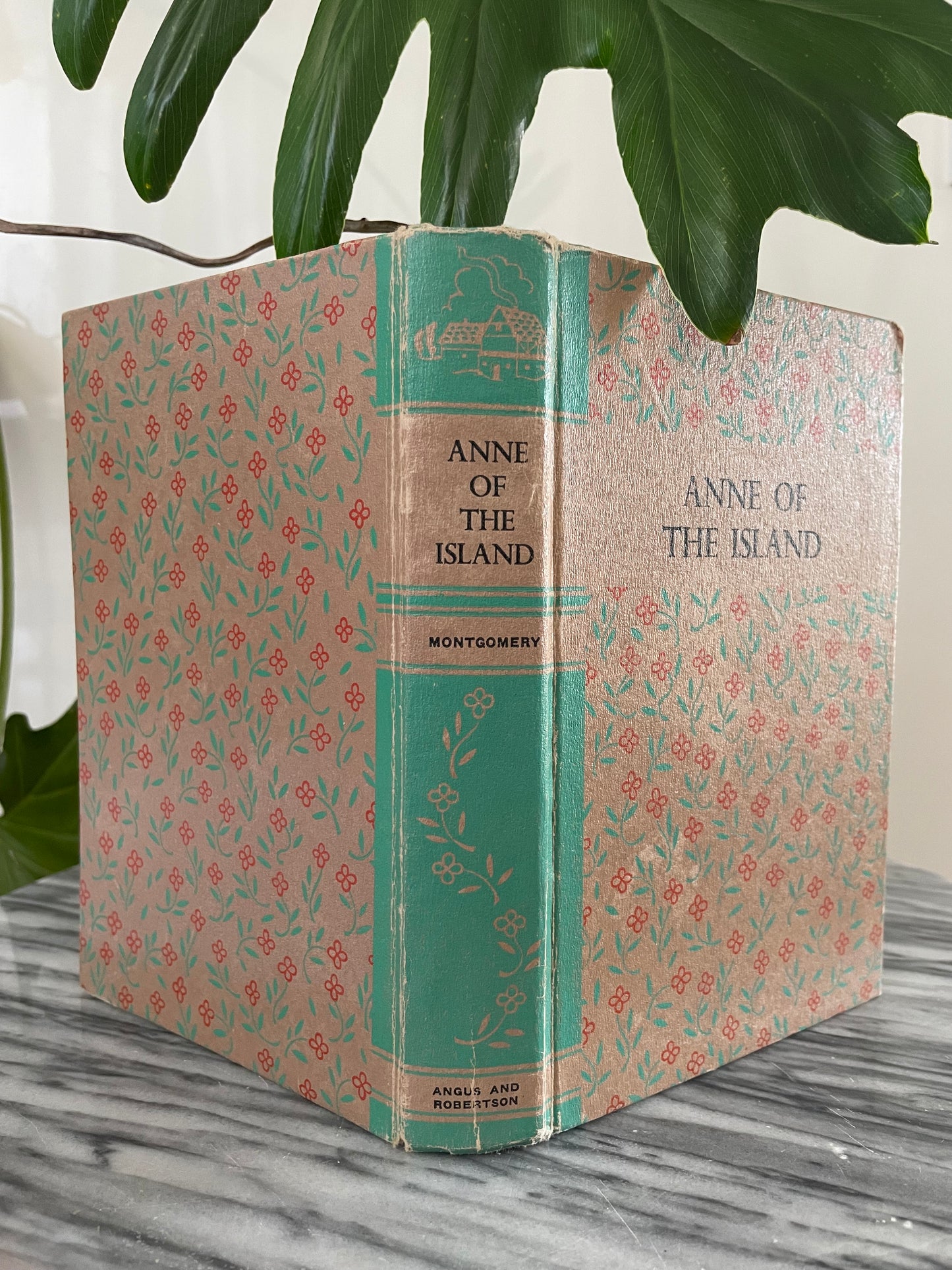 1949 vintage Anne of the Island book from New Zealand / London