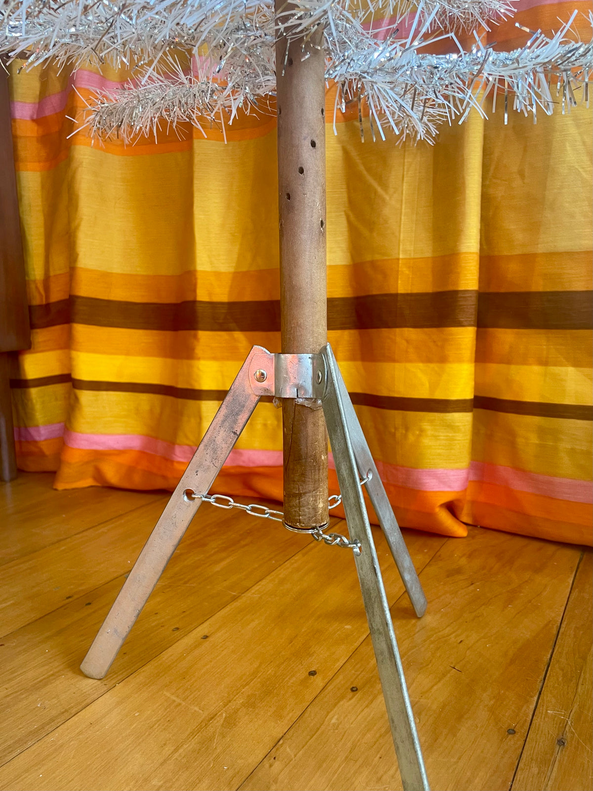 Swan Lake - Authentic vintage midcentury modern Christmas tree / vintage silver and white tinsel tree