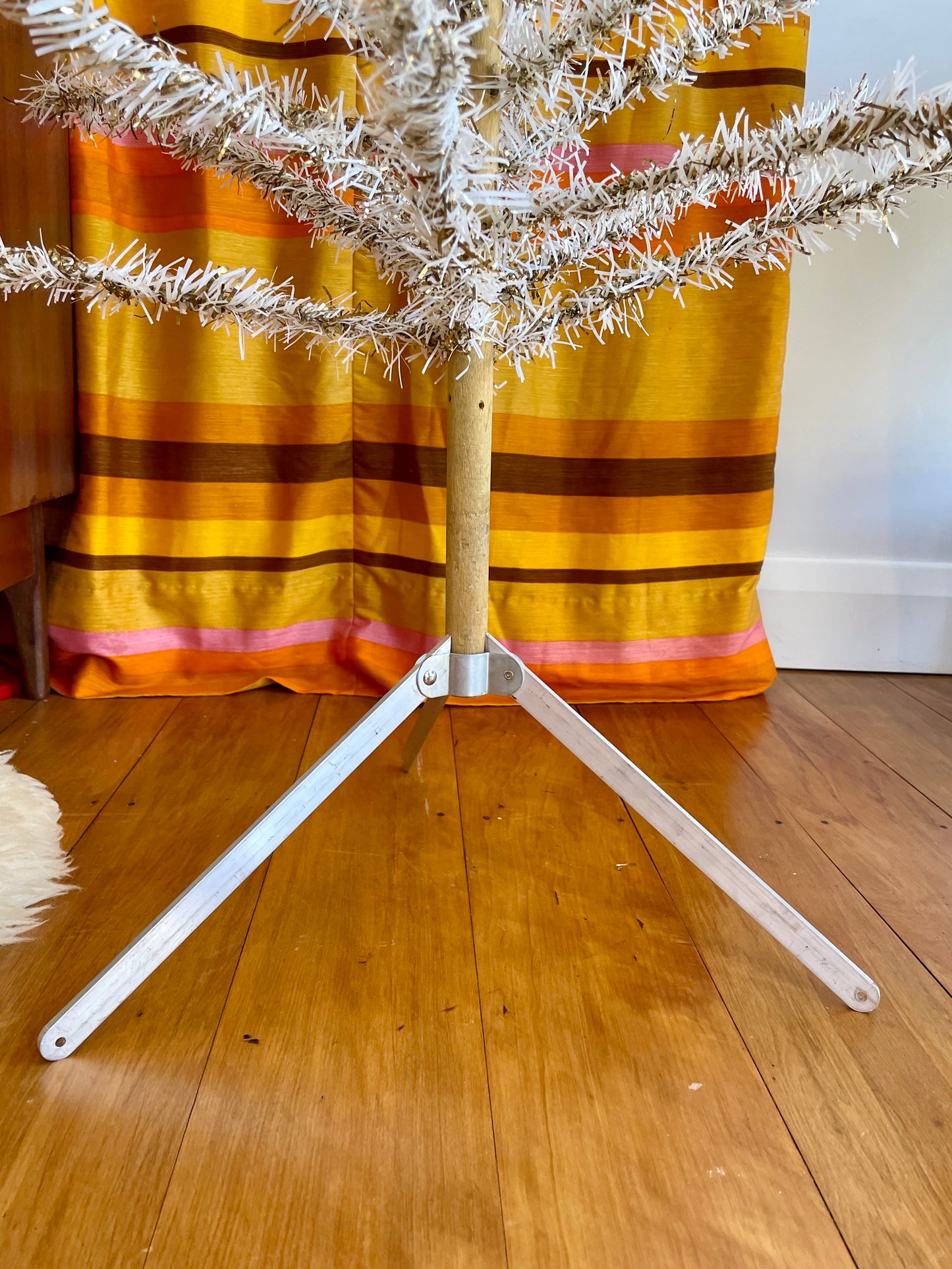 Beadhead - MCM 6 foot Vintage Christmas tree - retro aluminum tinsel xmas tree