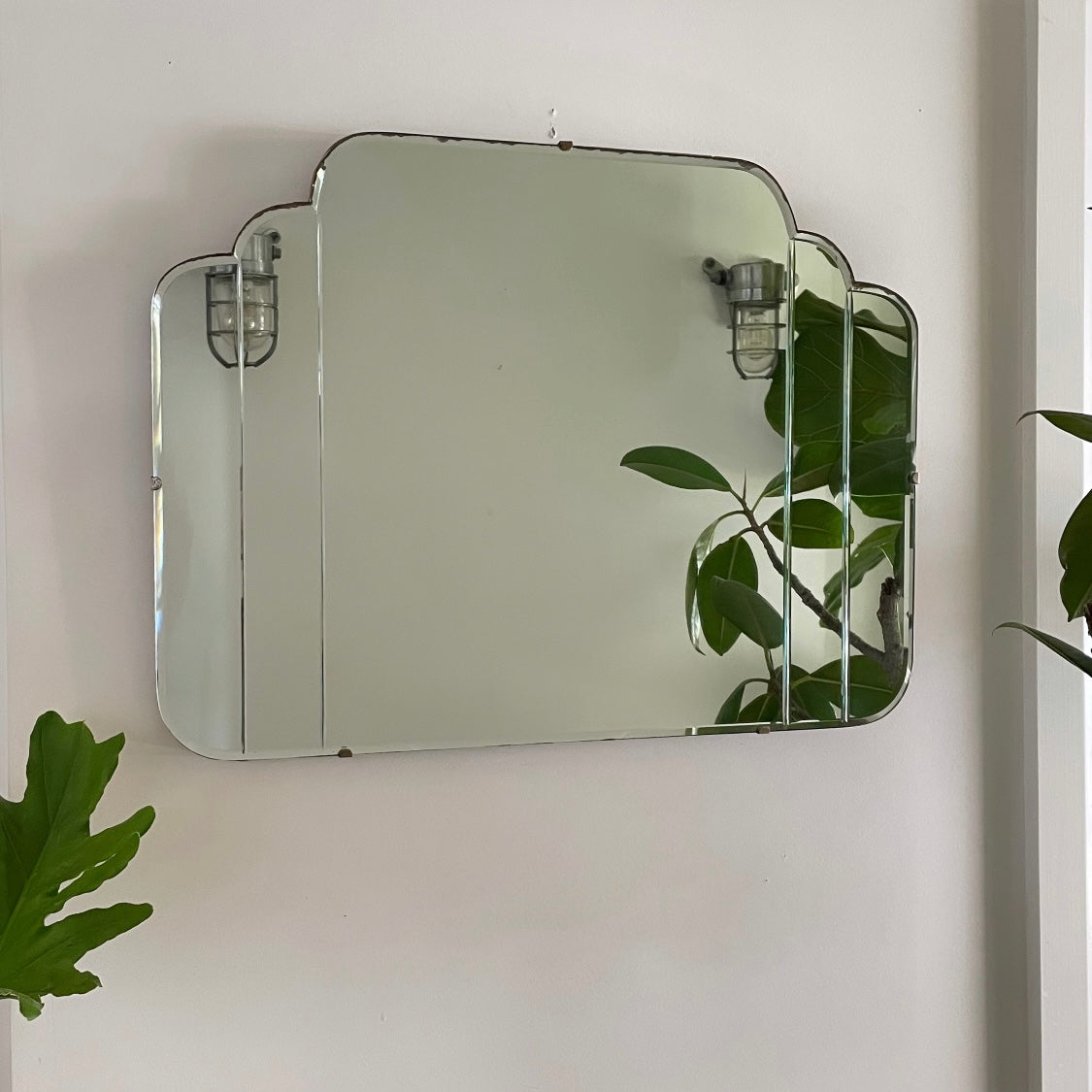 Falling water - Art Deco mirror in waterfall style
