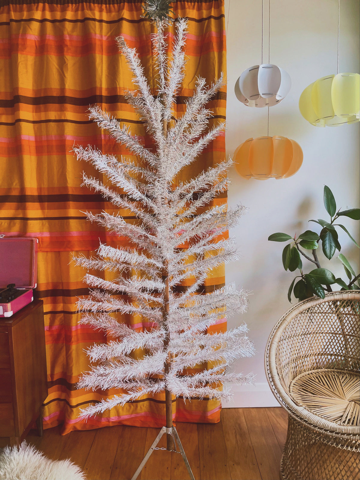 Swan Lake - Authentic vintage midcentury modern Christmas tree / vintage silver and white tinsel tree