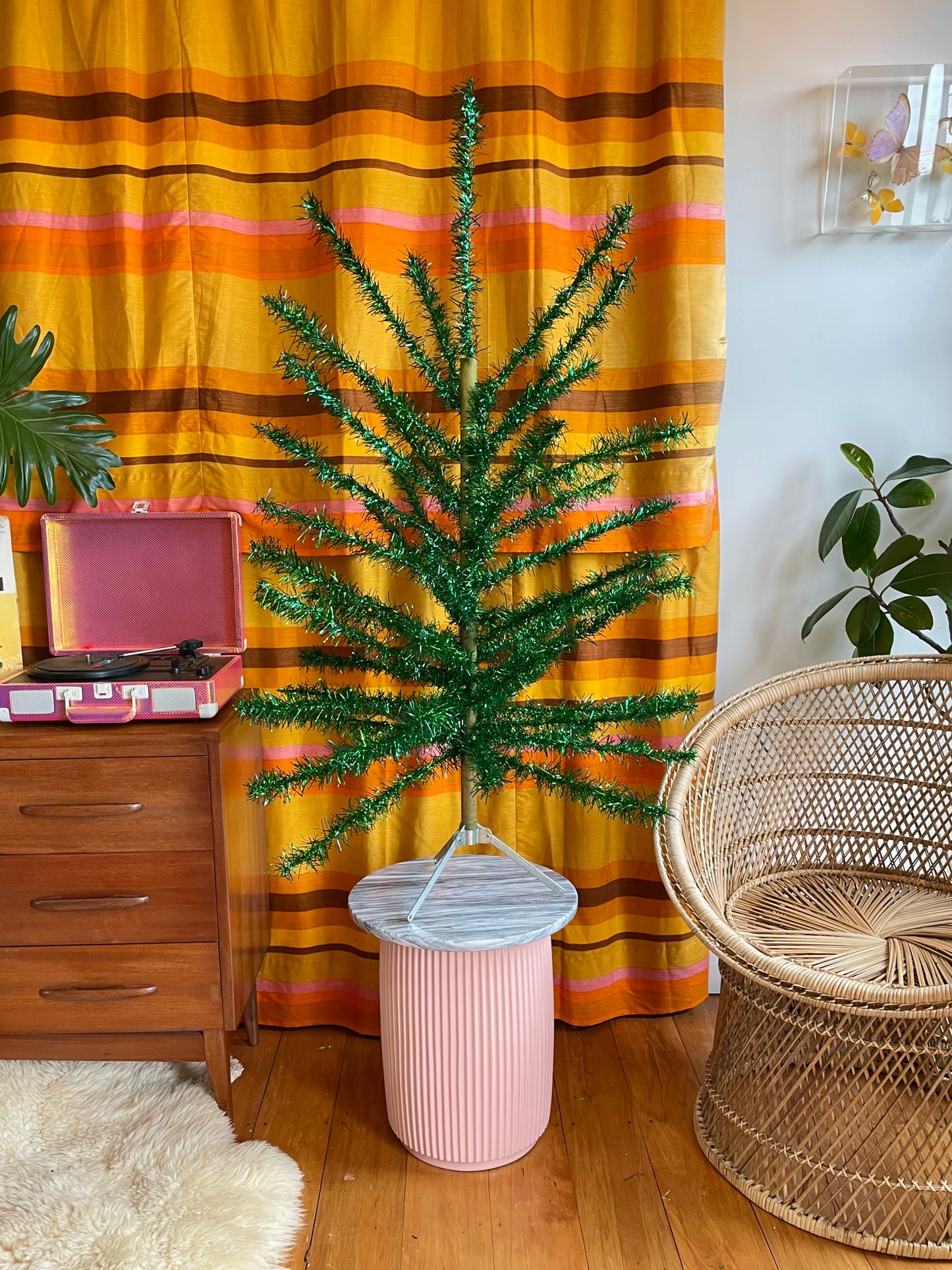 Evergreen tree - Sparkly green vintage Christmas tree - 4 foot midcentury modern aluminum Xmas tree