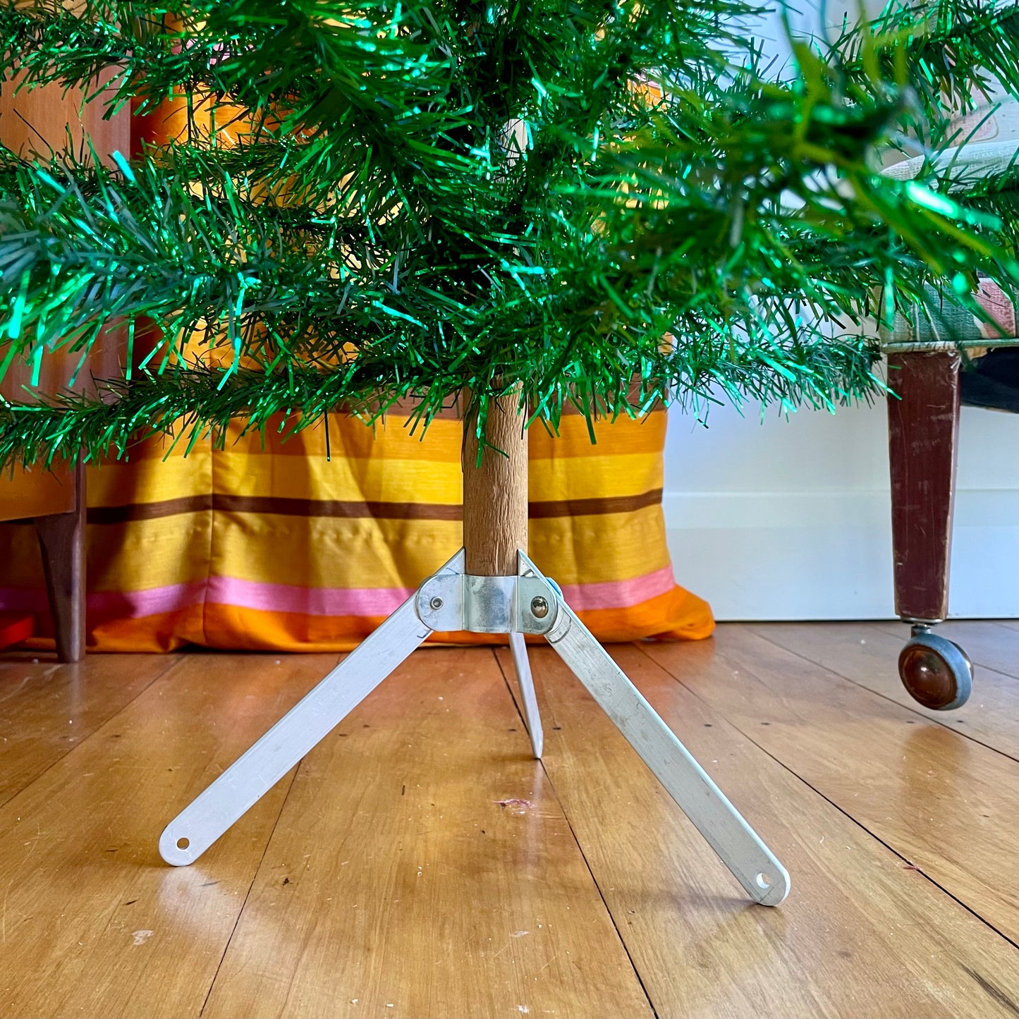 Christmas on the Bayou - retro MCM aluminum Christmas tree / tinsel xmas tree