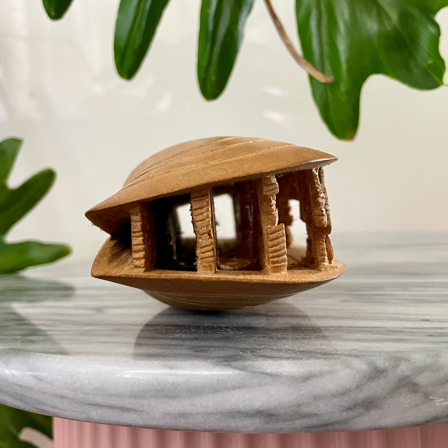 African folk art - Unusual carved wooden clam shell from Africa