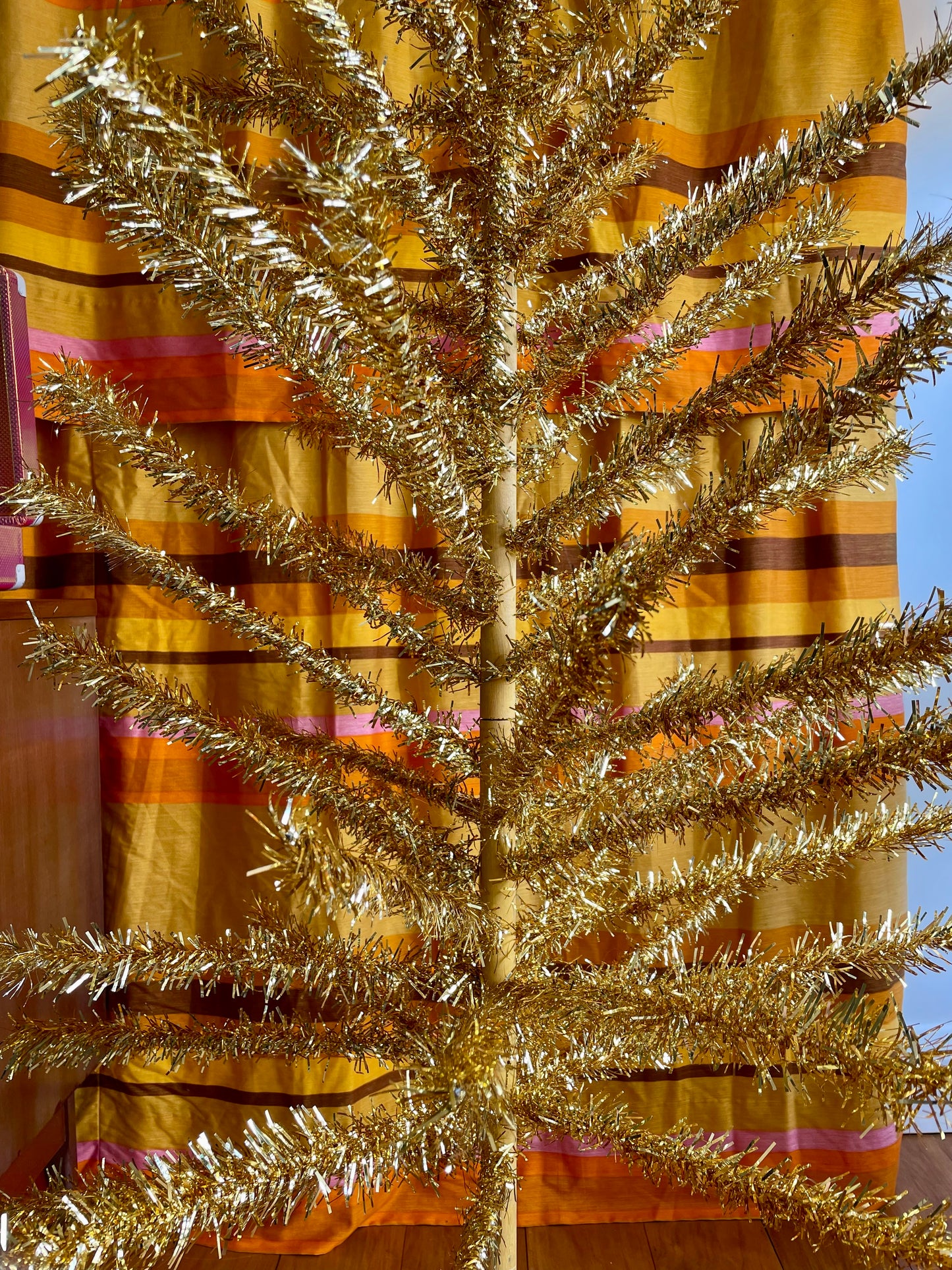 Rare 6’ Gold midcentury modern Christmas Tree - golden stainless tinsel Xmas tree
