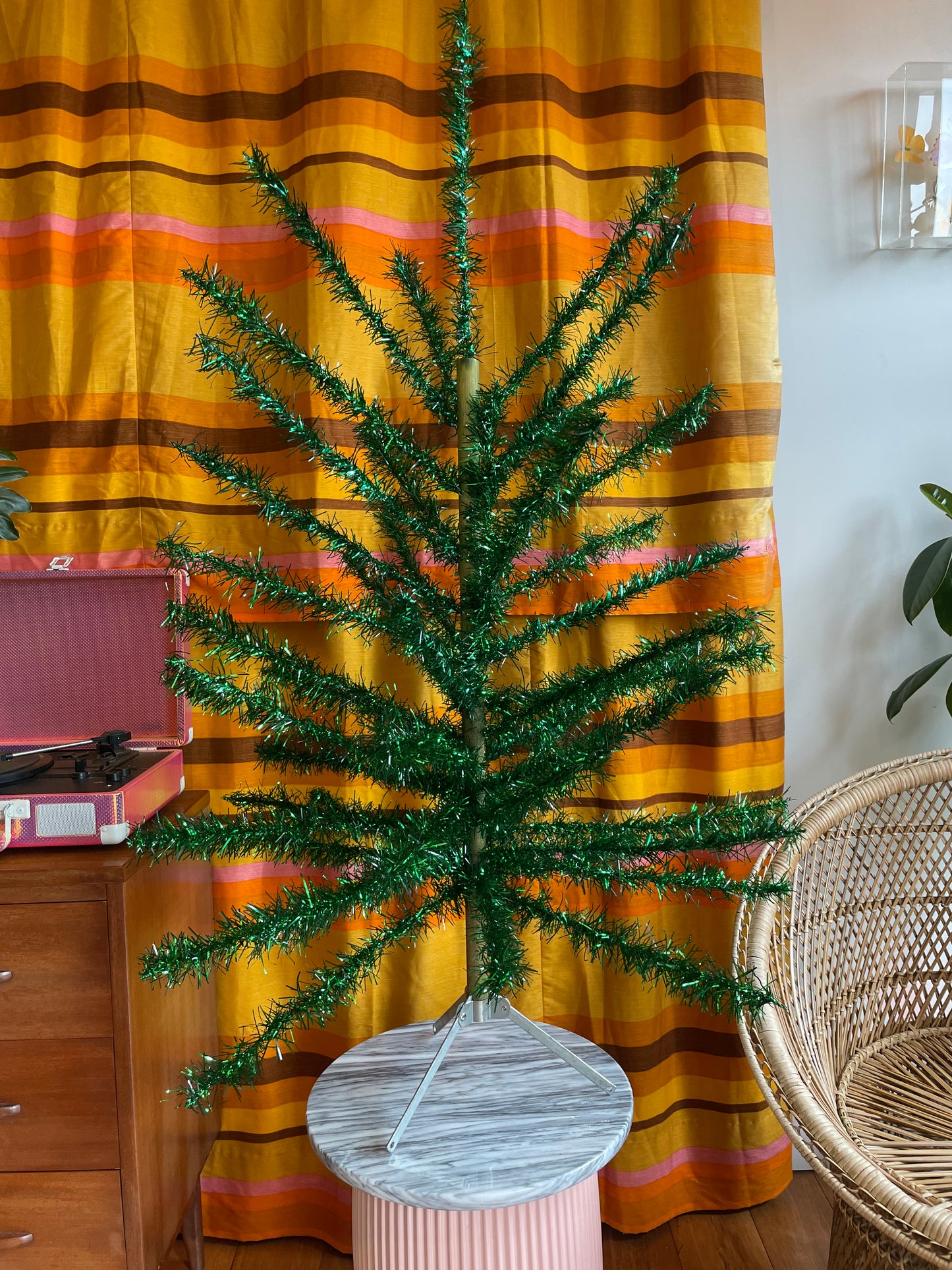 Evergreen tree - Sparkly green vintage Christmas tree - 4 foot midcentury modern aluminum Xmas tree