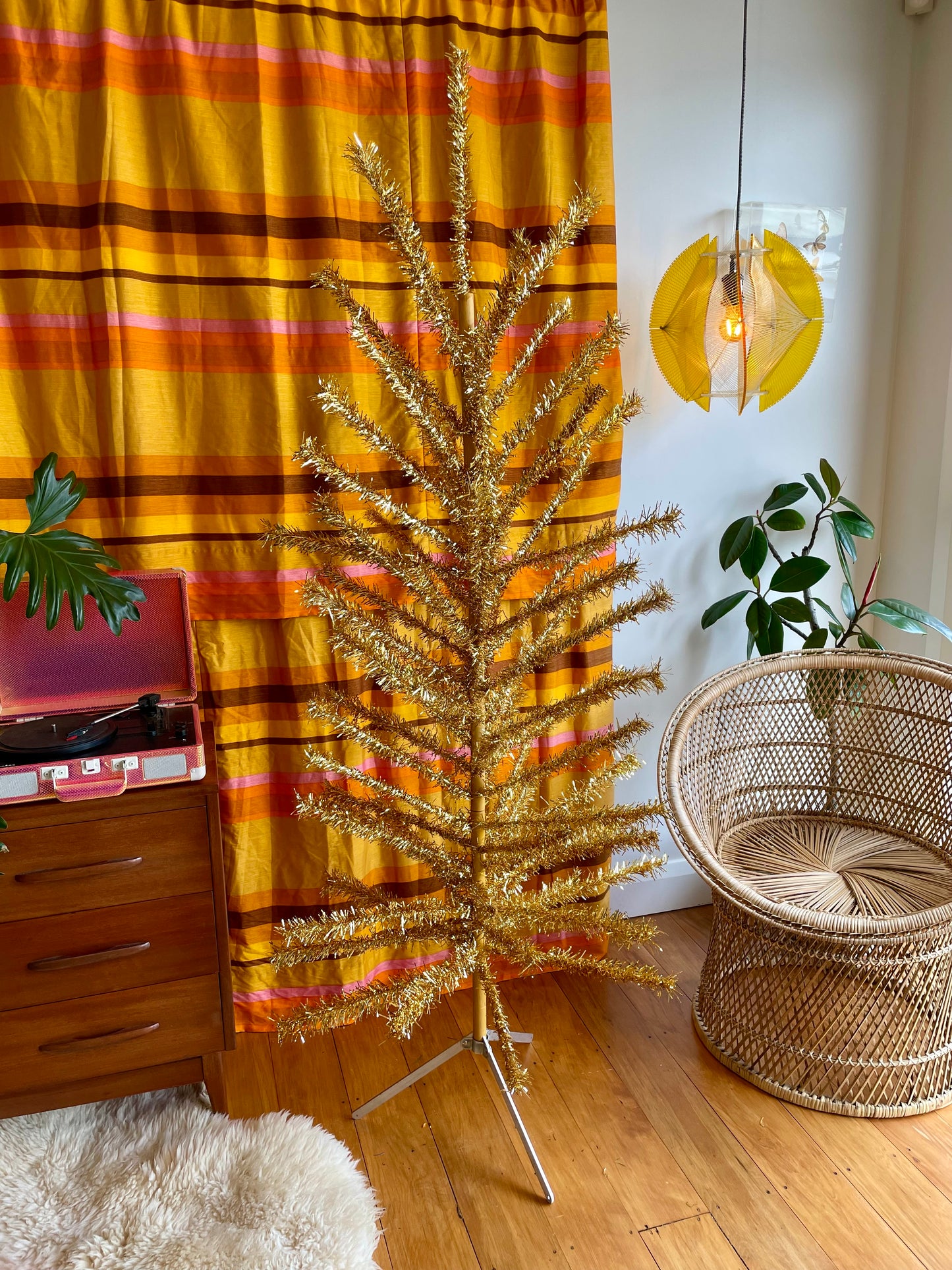 Rare 6’ Gold midcentury modern Christmas Tree - golden stainless tinsel Xmas tree