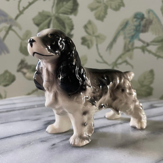 Vintage porcelain glass black and white dog figurine - Cocker Spaniel statuette / Irish Setter