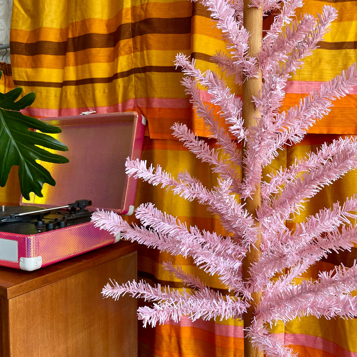 Pink Christmas tree - vintage 1980’s MCM-look Xmas tree