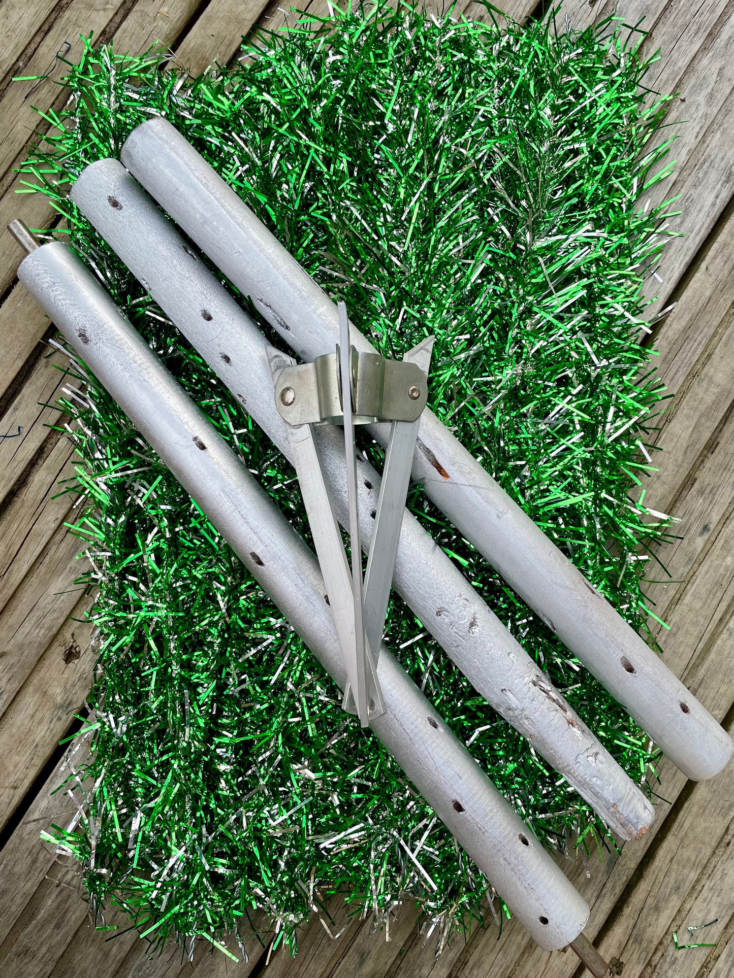 Merry & Bright - Sparkly green and silver vintage Christmas tree - 5 foot midcentury modern aluminum Xmas tree