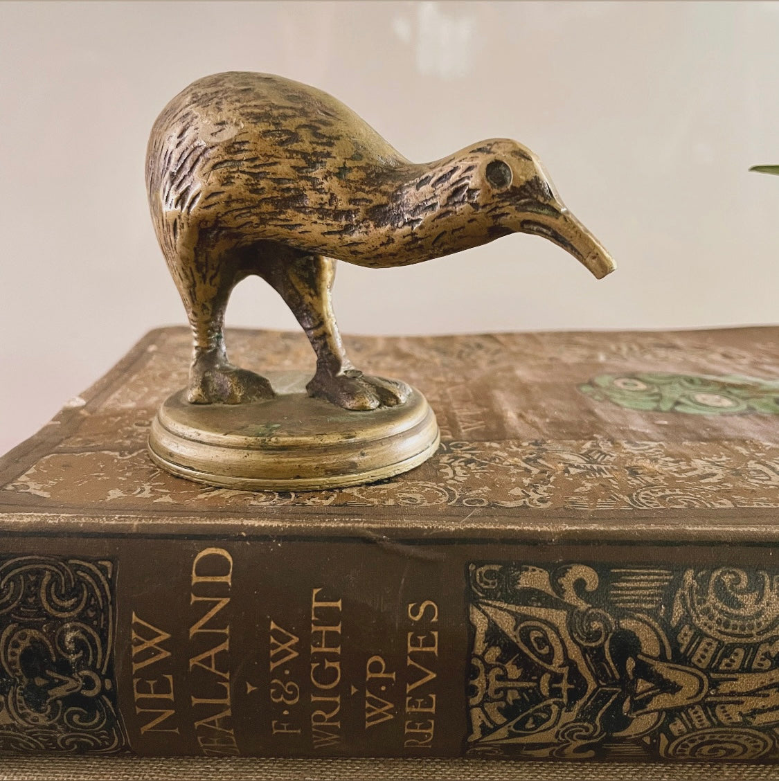 Vintage brass kiwi bird - New Zealand kiwi metal figurine / paperweight statue