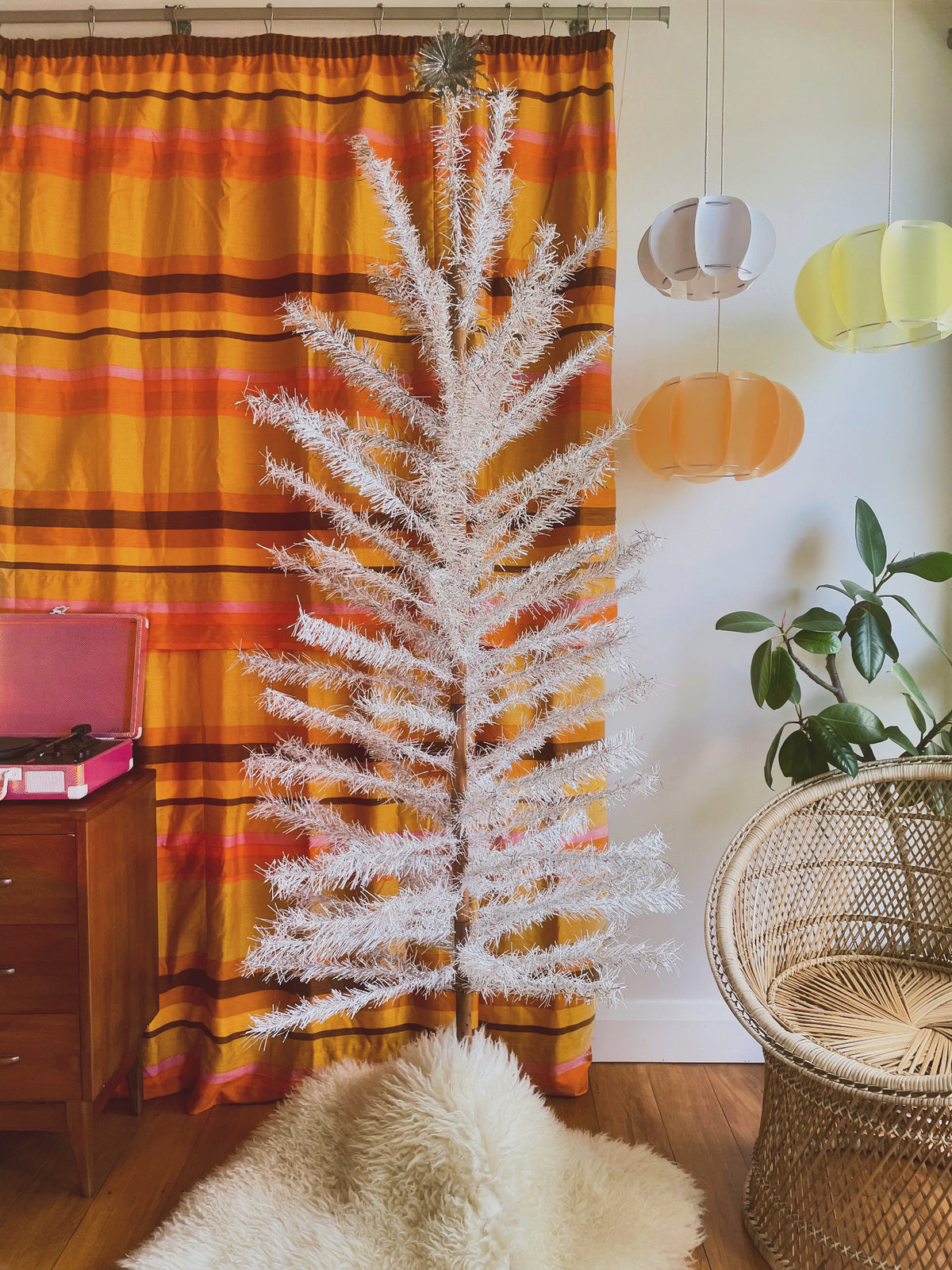 Swan Lake - Authentic vintage midcentury modern Christmas tree / vintage silver and white tinsel tree