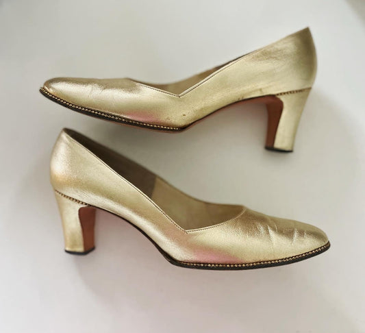 Holiday party shoes! Vintage metallic gold pumps / size 7-1/2 heels - F-26