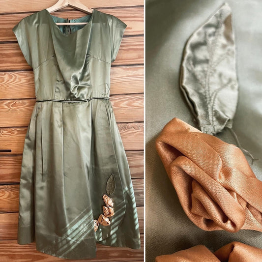 Gorgeous vintage satin dress with rose details - from New Zealand - F-48